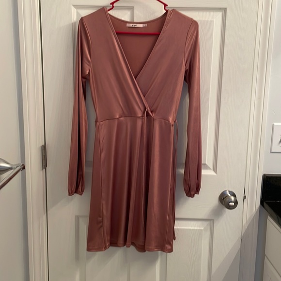 pink long sleeve dress - Picture 1 of 2